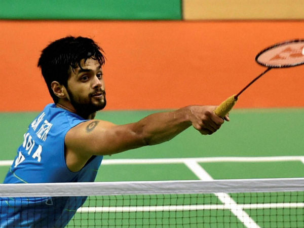 PV Sindhu, B Sai Praneeth enters to quarterfinals in Singapore Super Series PV Sindhu, B Sai Praneeth enters to quarterfinals in Singapore Super Series