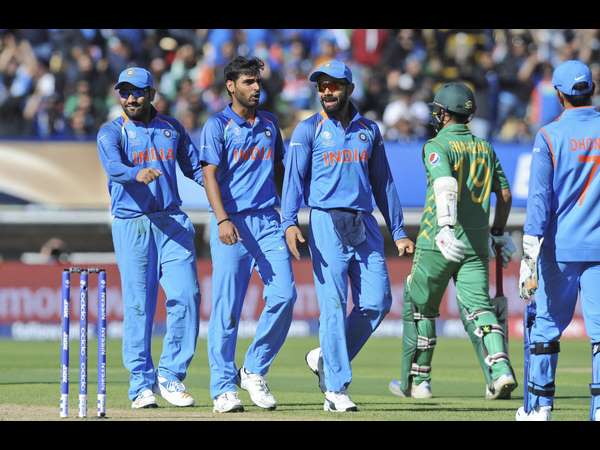 ಧೋನಿ ಬ್ಯಾಟಿಂಗ್ 