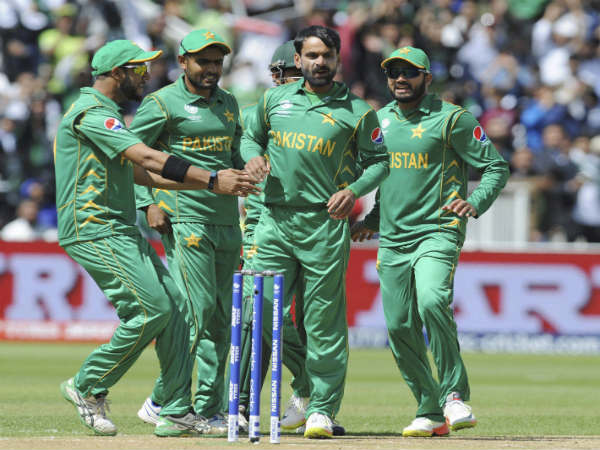 Champions Trophy: Pakistan bowl against Sri Lanka