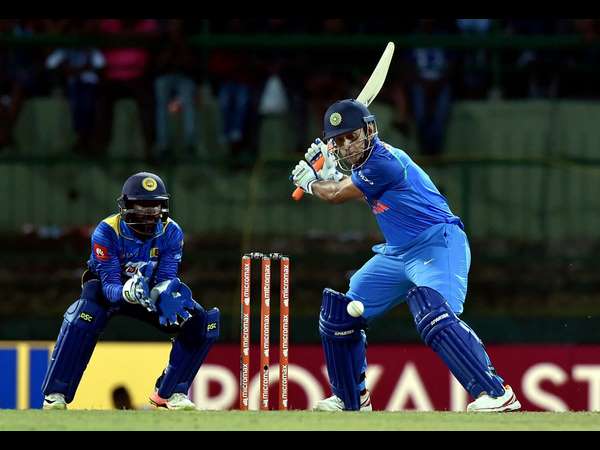 ಬಾಟಲಿ ಎಸೆದು ದಾಂಧಲೆ 