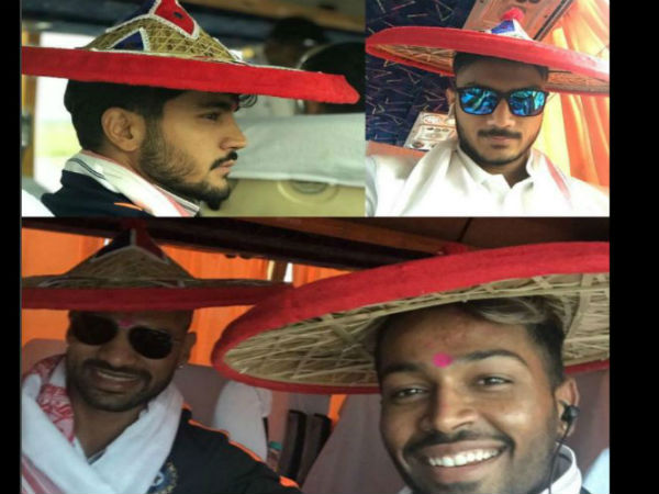  ಎರಡು ತಂಡಗಳನ್ನು ಸ್ವಾಗತಿಸಿದರು