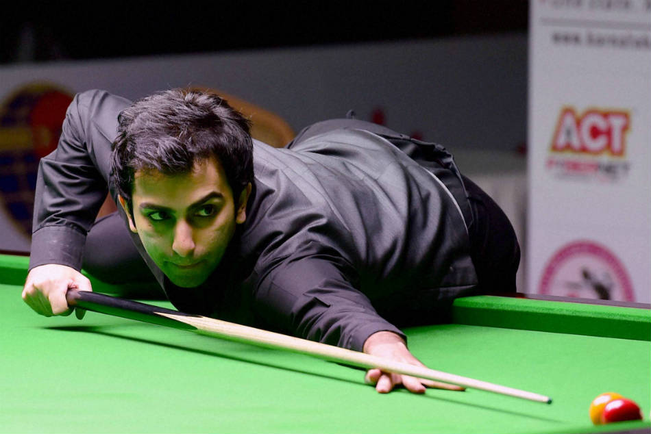  MS Dhoni, Pankaj Advani conferred with Padma Bhushan; Srikanth, Somdev get Padma Shri