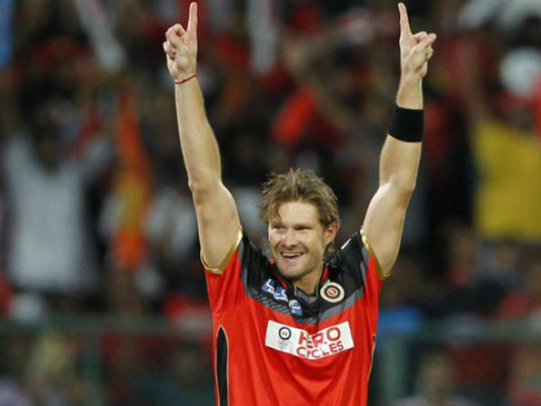 ಹಳದಿ ಉಡುಪು ಧರಿಸಲಿರುವ ವ್ಯಾಟ್ಸನ್ ಹಳದಿ ಉಡುಪು ಧರಿಸಲಿರುವ ವ್ಯಾಟ್ಸನ್