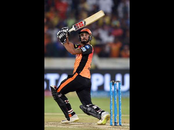 ದುಬಾರಿಯಾದ ರಶೀದ್, ಶಕೀಬ್