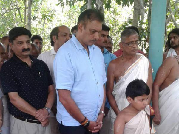 Why Ravi Shasthri visiting karvalu? here is the reason