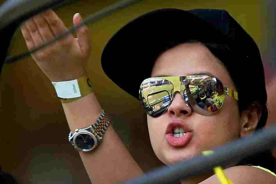 MS Dhoni’s wife Sakshi Dhoni applies for gun license MS Dhoni’s wife Sakshi Dhoni applies for gun license