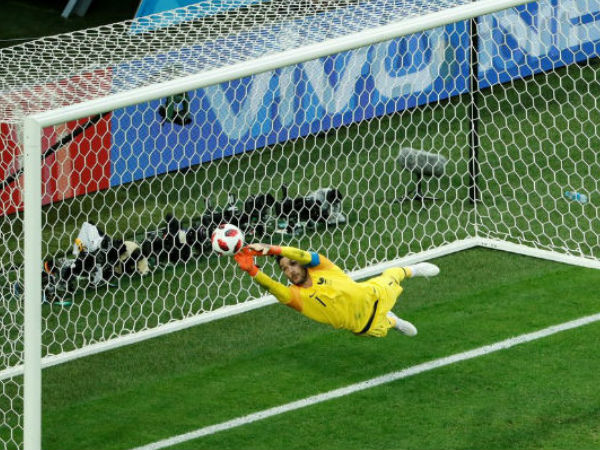 3. ಗೋಲ್ ಕೀಪರ್ ಕೈಚಳಕ