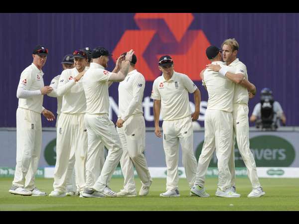 ಇಂಗ್ಲೆಂಡ್ ಬೌಲಿಂಗ್ ಬಲ