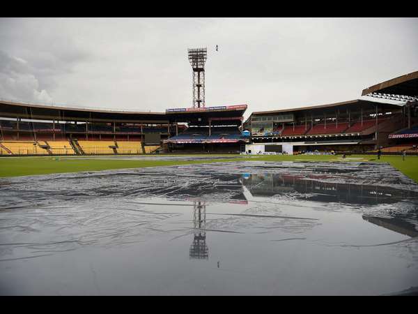 ಊಟ ಅಥವಾ ಚಹಾ ವಿರಾಮ (ನಿಯಮ 12.8.2)