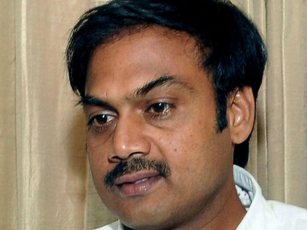 ಮ್ಯಾನೇಜ್‌ಮೆಂಟ್ ವಿರುದ್ಧ ಅಸಮಾಧಾನ