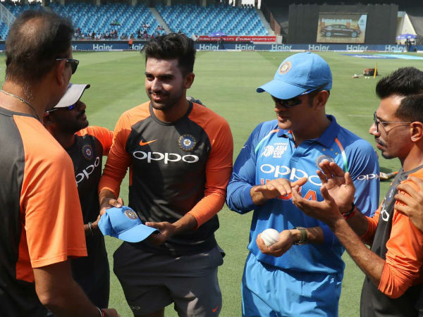 ಬೌಲರ್ ಕಮ್ ಬ್ಯಾಟ್ಸ್ಮನ್ ಆಗಬೇಕು