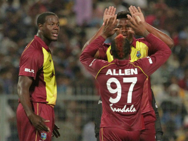 ಬೌಲಿಂಗ್ ದಾಳಿ