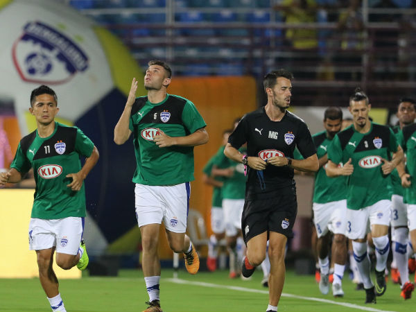 ಕೊರೊ ಹಾಗೂ ಛೆಟ್ರಿ ಸ್ಪರ್ಧೆ