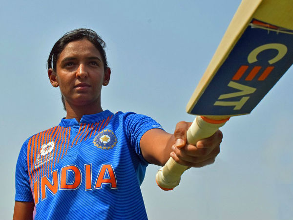 ಮೊದಲ ಶತಕದ ಮೈಲಿಗಲ್ಲು