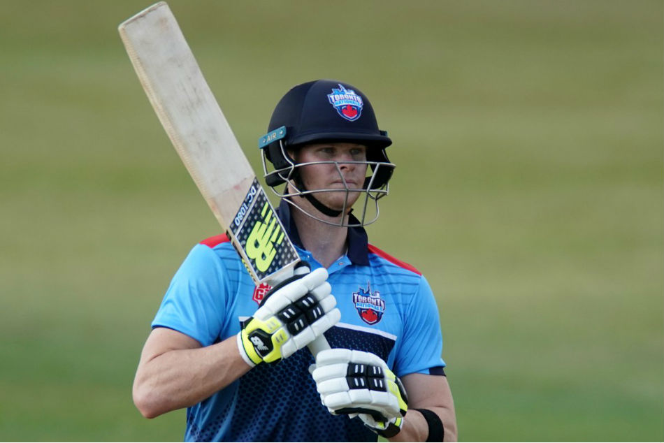 Banned Steve Smith helps Australia’s pace bowlers prepare for India Test series Banned Steve Smith helps Australia’s pace bowlers prepare for India Test series