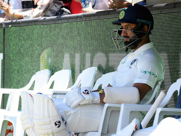 ದ್ರಾವಿಡ್ ಬೆನ್ನಲ್ಲಿ ಪೂಜಾರ ದ್ರಾವಿಡ್ ಬೆನ್ನಲ್ಲಿ ಪೂಜಾರ