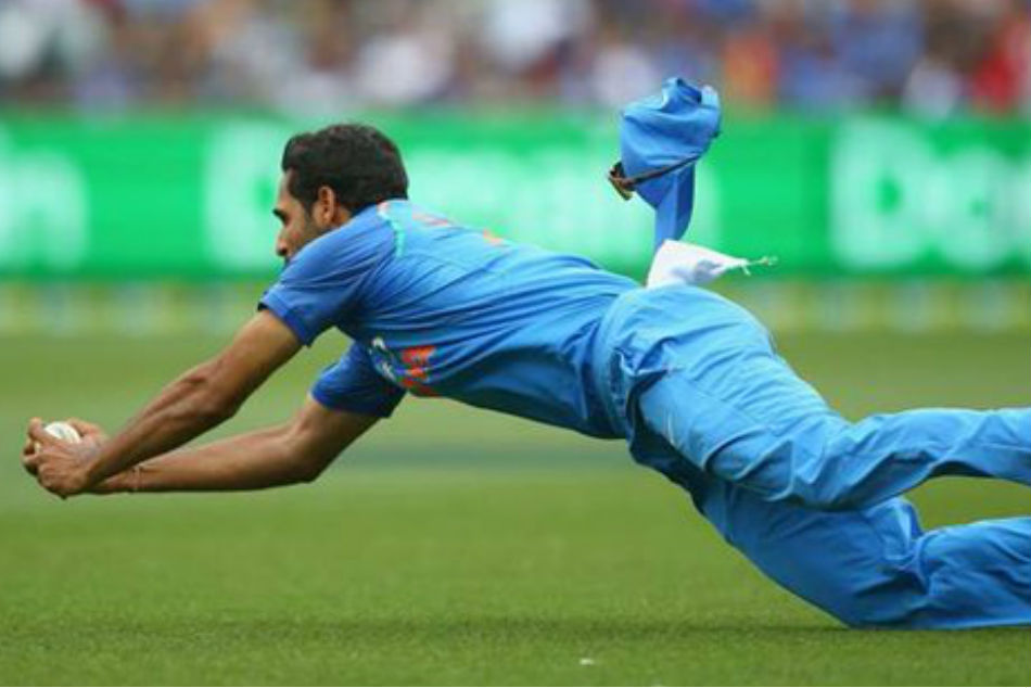 India vs Australia: Bhuvneshwar takes a blinder to remove Glenn Maxwell India vs Australia: Bhuvneshwar takes a blinder to remove Glenn Maxwell