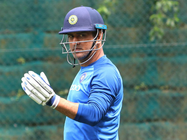 5. ಎಂಎಸ್ ಧೋನಿ/ದಿನೇಶ್ ಕಾರ್ತಿಕ್