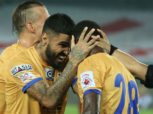 ಪ್ಲೇ ಆಫ್ಗೆ ವೇದಿಕೆ ಸಜ್ಜುಗೊಳಿಸಿದ ಮುಂಬೈ 