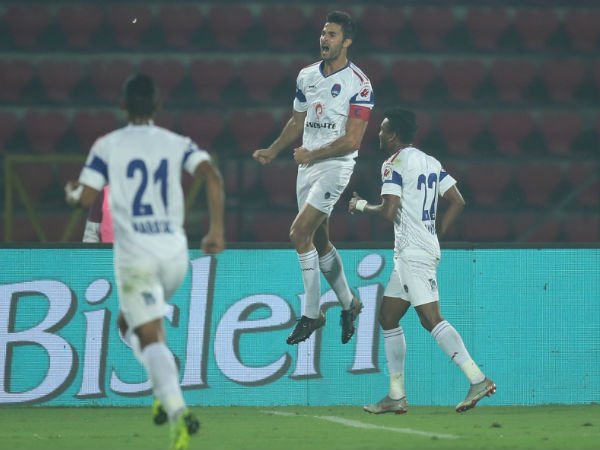 ಇತ್ತಂಡಗಳು ಮುಖಾಮುಖಿ