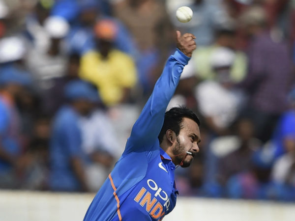 ಕೇದಾರ್ ಜಾಧವ್ ಬೌಲಿಂಗ್ ಶೈಲಿ