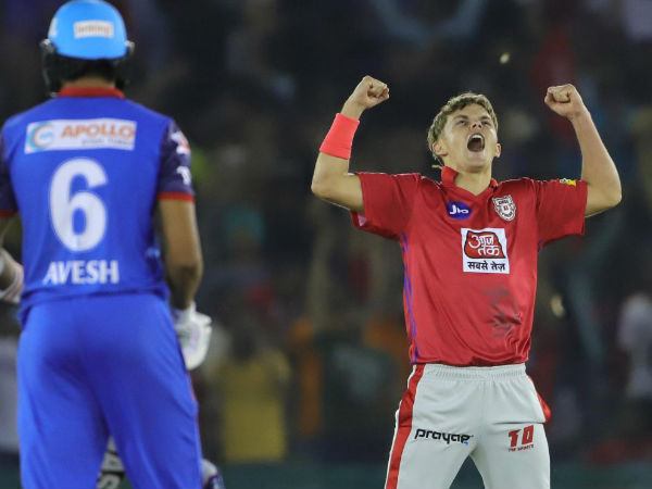 ಆರಂಭಿಕ ಇನ್ನಿಂಗ್ಸ್‌ನಲ್ಲೇ ಹ್ಯಾಟ್ರಿಕ್