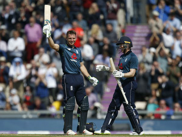 ಆತಿಥೇಯ ಇಂಗ್ಲೆಂಡ್