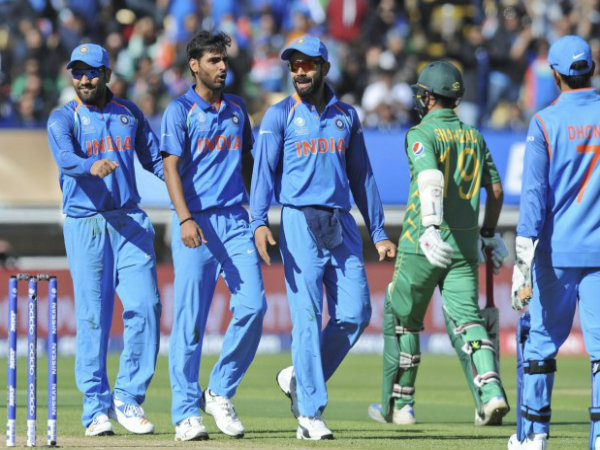 ಶತಕ ದಾಟಿದವರು, ಬೌಲಿಂಗ್ ನಲ್ಲಿ ಮಿಂಚಿದವರು