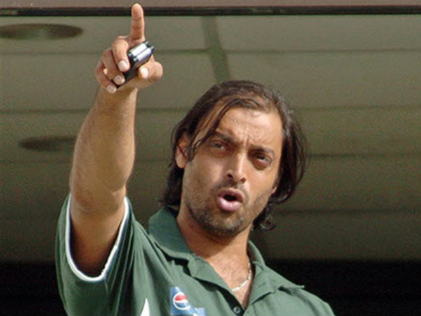 ಈಜಲಿರುವ ಕೊಹ್ಲಿ-ಸರ್ಫರಾಜ್ 