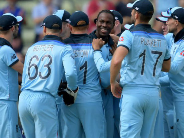 ಇಂಗ್ಲೆಂಡ್ ಮಾರಕ ಬೌಲಿಂಗ್