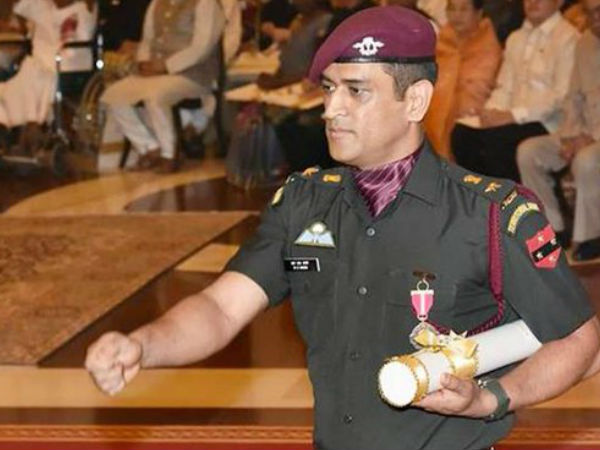 ಕಾಶ್ಮೀರದಲ್ಲಿ ಧೋನಿ ಕರ್ತವ್ಯ