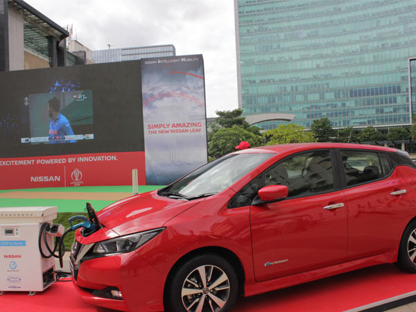 Nissan LEAF enthrals Bengaluru at one-of-a-kind ICC World Cup semi-final match screening