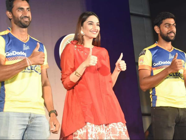 ಸ್ವಂತ ಕ್ರೀಡಾಂಗಣ