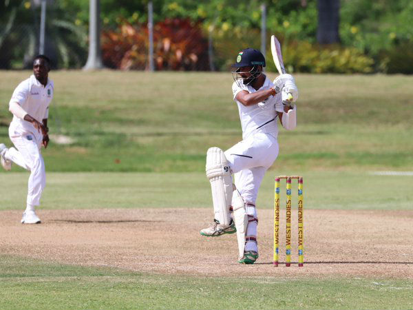 ಪೂಜಾರ ಶತಕ