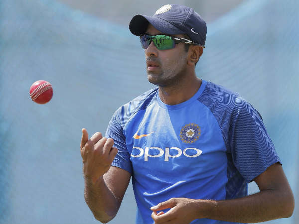 8. ಆರ್. ಅಶ್ವಿನ್‌ (ಆಫ್‌ ಸ್ಪಿನ್ನರ್‌)