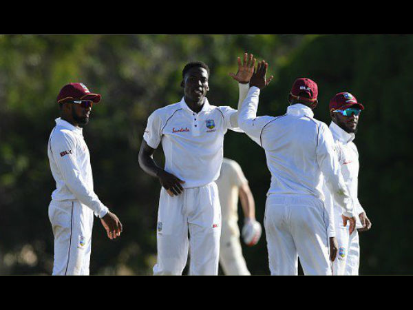 ಪ್ರಥಮ ಇನ್ನಿಂಗ್ಸ್ನಲ್ಲಿ ಸಾಧಾರಣ ರನ್ ಪ್ರಥಮ ಇನ್ನಿಂಗ್ಸ್ನಲ್ಲಿ ಸಾಧಾರಣ ರನ್