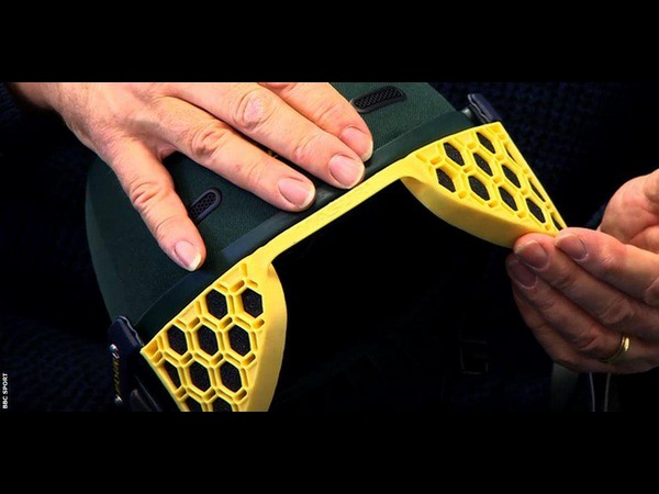 ಹೆಲ್ಮೆಟ್‌ನಲ್ಲಿ ಸುಧಾರಣೆ