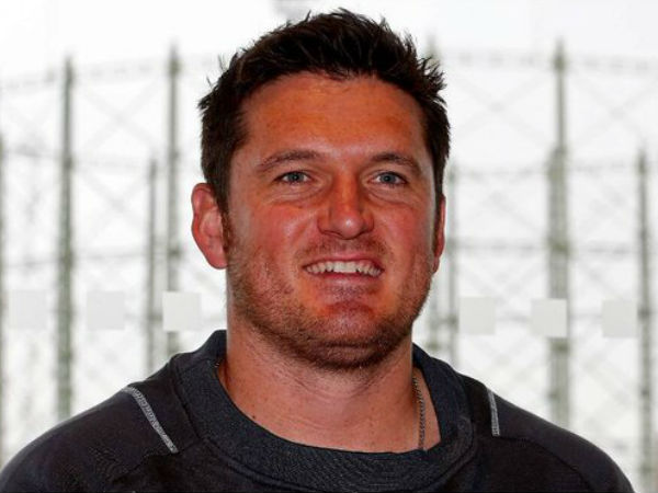 ವಿಶ್ವದ ಆರನೇ ಬ್ಯಾಟ್ಸ್‌ಮನ್ 