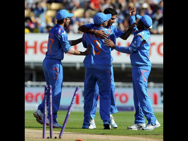 ಬೌಲಿಂಗ್ ವಿಭಾಗ;