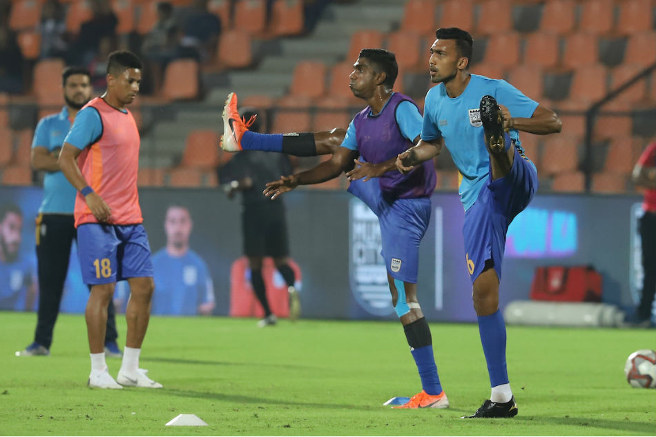 ISL 2019: With backs to the wall, Mumbai, Kerala fight for a win