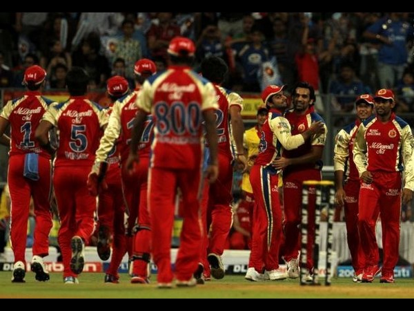 ಬೌಲಿಂಗ್ ಪಡೆ: