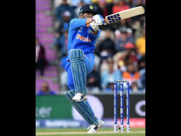 ಎಂಎಸ್ ಧೋನಿ ಮೊದಲಿಗ ಎಂಎಸ್ ಧೋನಿ ಮೊದಲಿಗ