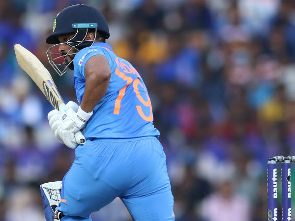 ಕೇದಾರ್ ಜಾಧವ್ ಮೇಲೆ ತೂಗುಗತ್ತಿ?