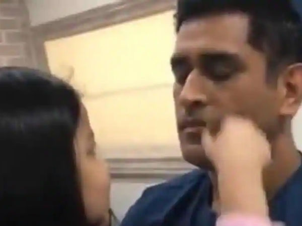 ಆತಂಕದಲ್ಲಿ ಧೋನಿಯ ಮೇಕಪ್ ಆರ್ಟಿಸ್ಟ್