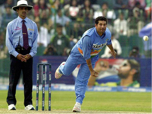 50ನೇ ಓವರ್‌ನಲ್ಲಿ ಎರಡು ಬಾರಿ 6ಕ್ಕಿಂತ ಕಡಿಮೆ ರನ್‌ ಡಿಫೆಂಡ್