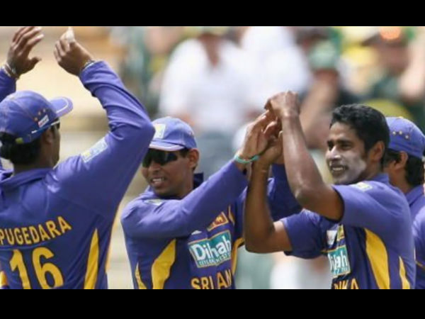 #1. ಚಮಿಂಡ ವಾಸ್ ಹ್ಯಾಟ್ರಿಕ್