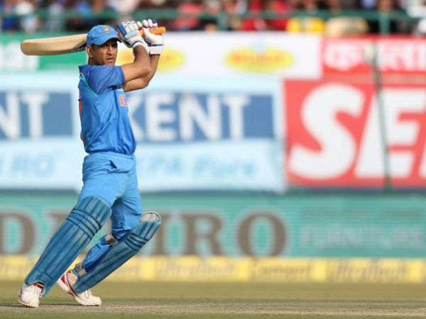 ನಾಯಕನಾಗಿ ಧೋನಿ