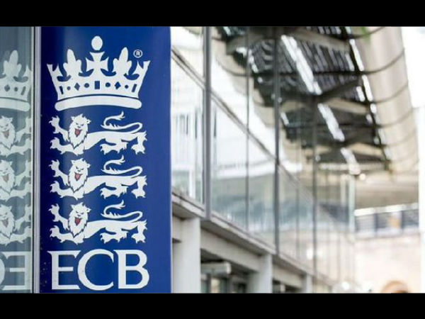 ಇಂಗ್ಲೆಂಡ್‌ನಿಂದ ಗೌರವ ಕ್ಯಾಪ್