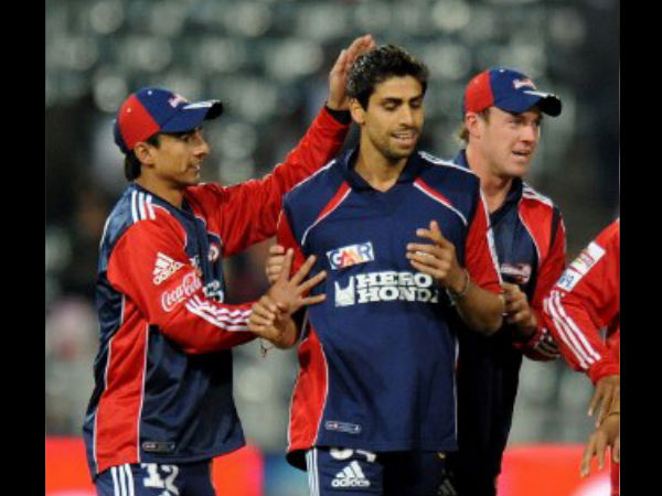 1. 4 ಓವರ್‌ಗಳಲ್ಲಿ ಅತೀ ಕಡಿಮೆ ರನ್