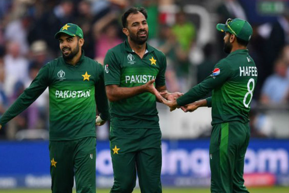 6 Pakistan players get negative result in second COVID test 6 Pakistan players get negative result in second COVID test